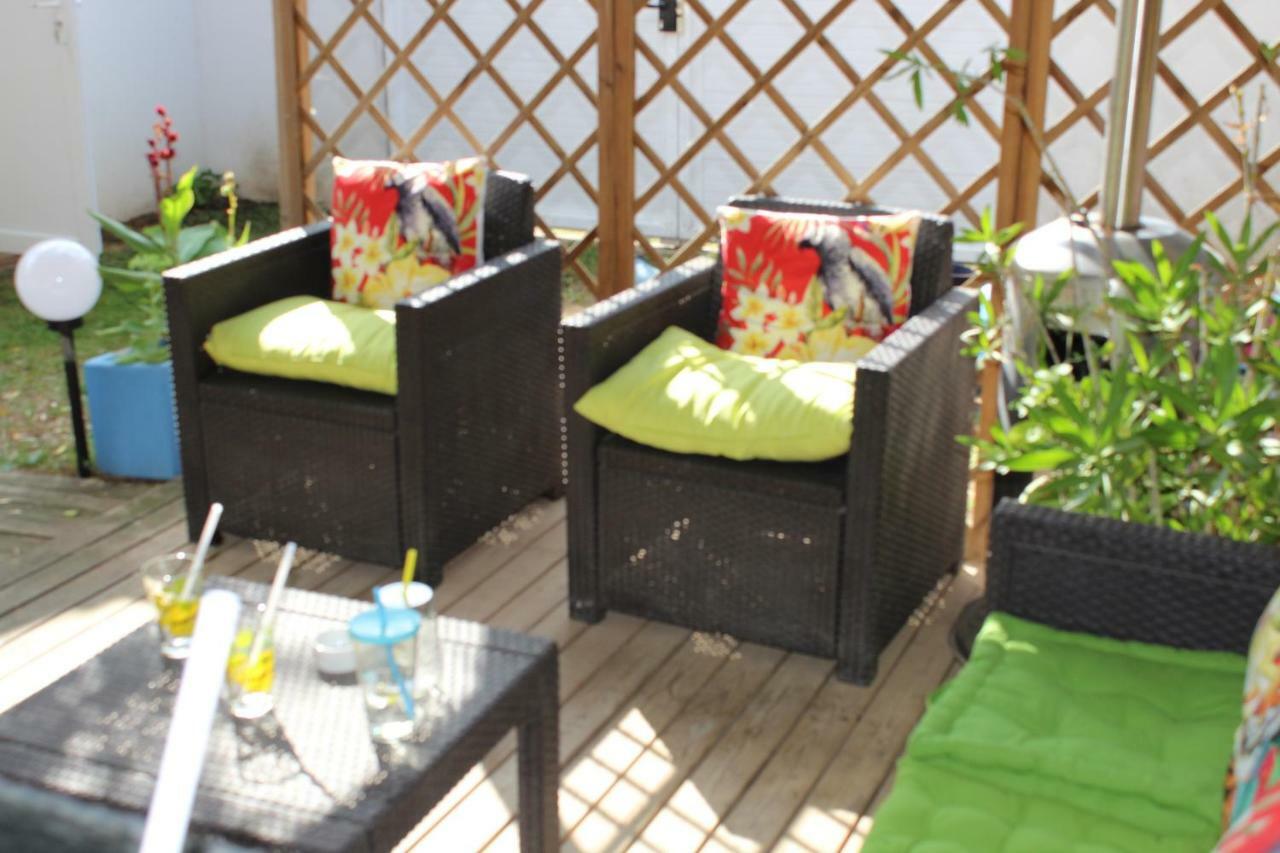 Les Tresors De Lizzie Hotel Coutras ภายนอก รูปภาพ